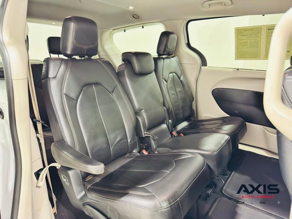 2017 Chrysler Pacifica Touring-L Plus