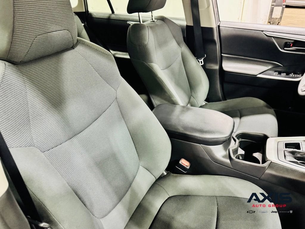 2021 Toyota RAV4 LE