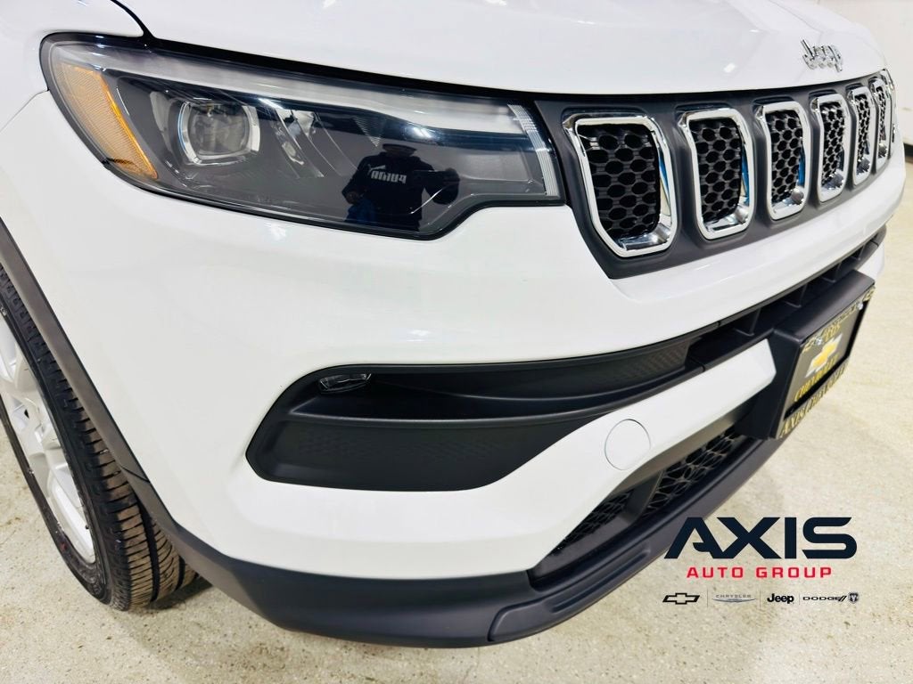 2023 Jeep Compass Latitude Lux FWD