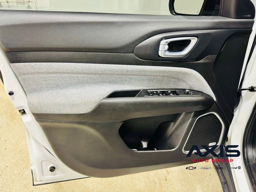 2023 Jeep Compass Latitude Lux FWD