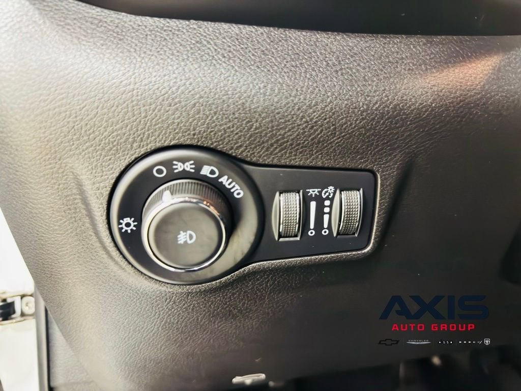 2023 Jeep Compass Latitude Lux FWD
