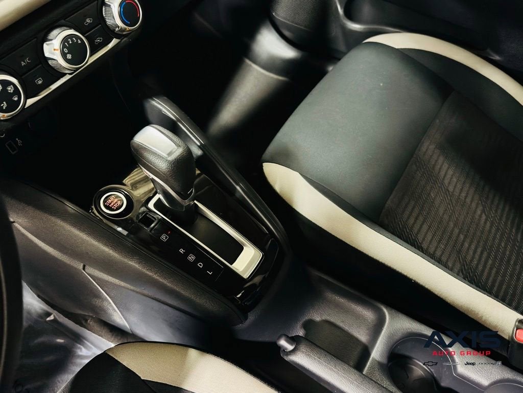 2020 Nissan Versa SV Xtronic CVT