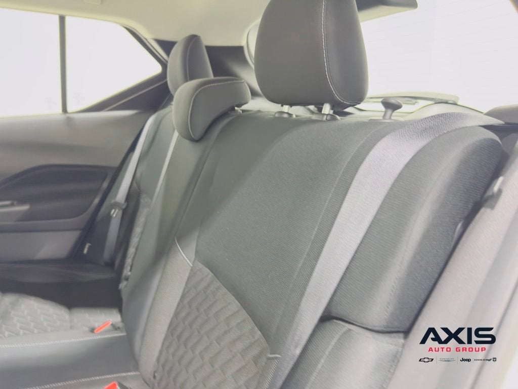 2022 Nissan Kicks SV Xtronic CVT