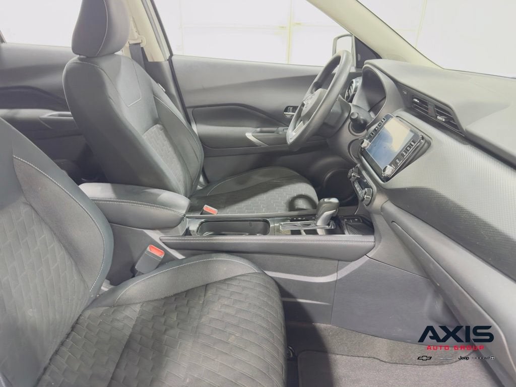 2022 Nissan Kicks SV Xtronic CVT