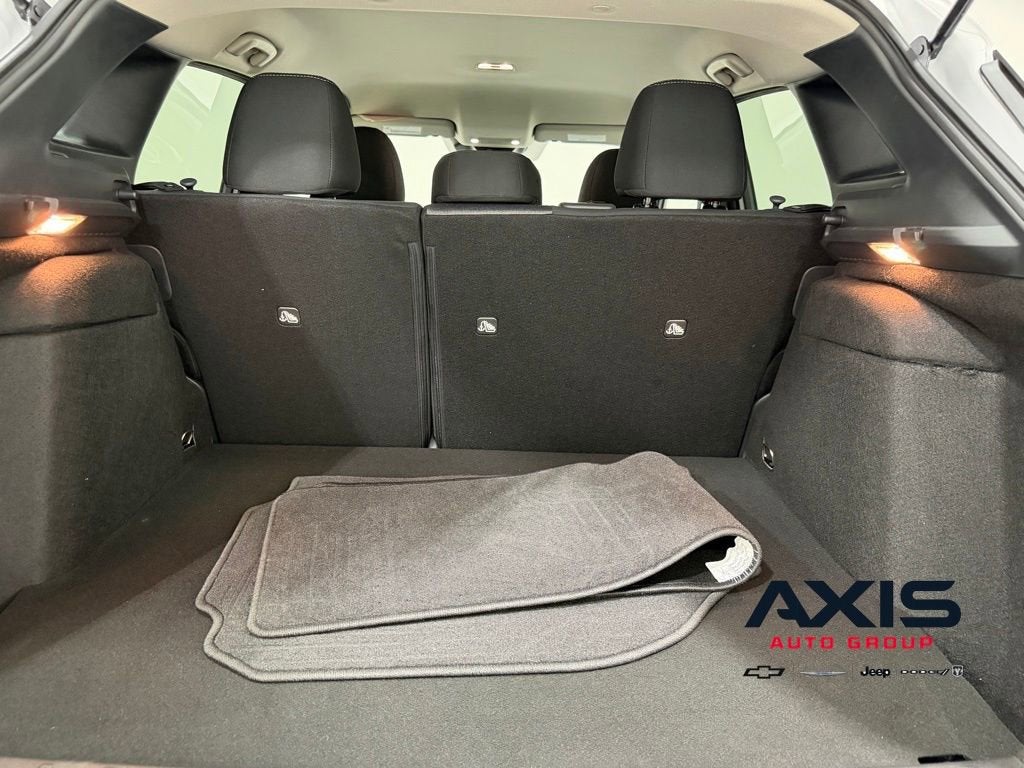 2025 Nissan Kicks SV Intelligent AWD