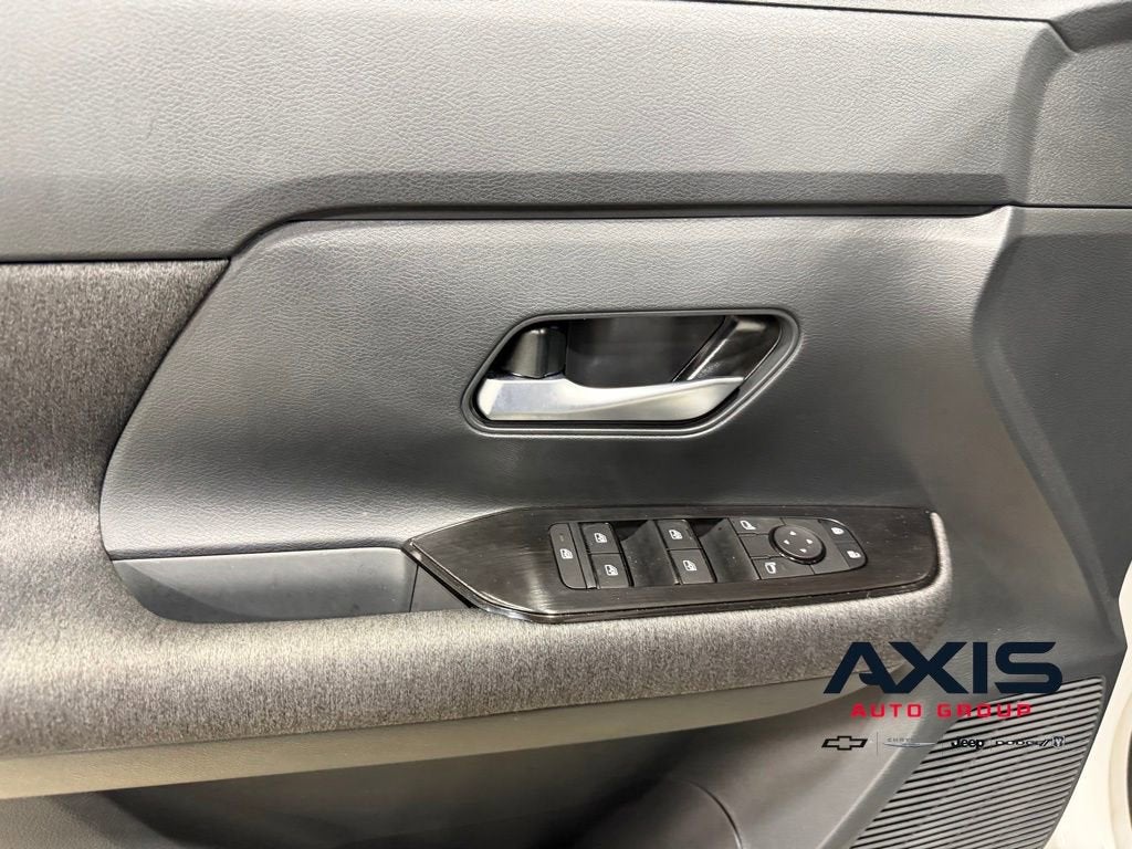 2025 Nissan Kicks SV Intelligent AWD