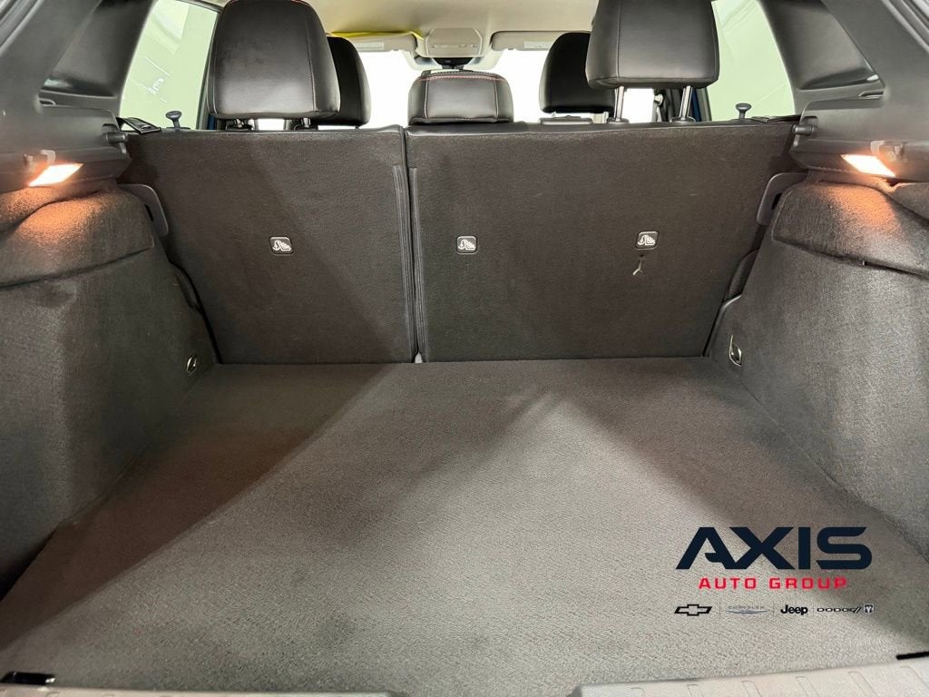 2025 Nissan Kicks SR Intelligent AWD