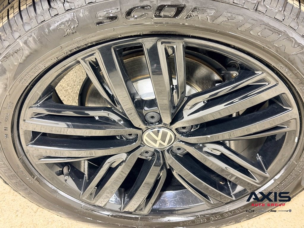2022 Volkswagen Tiguan SE R-Line Black