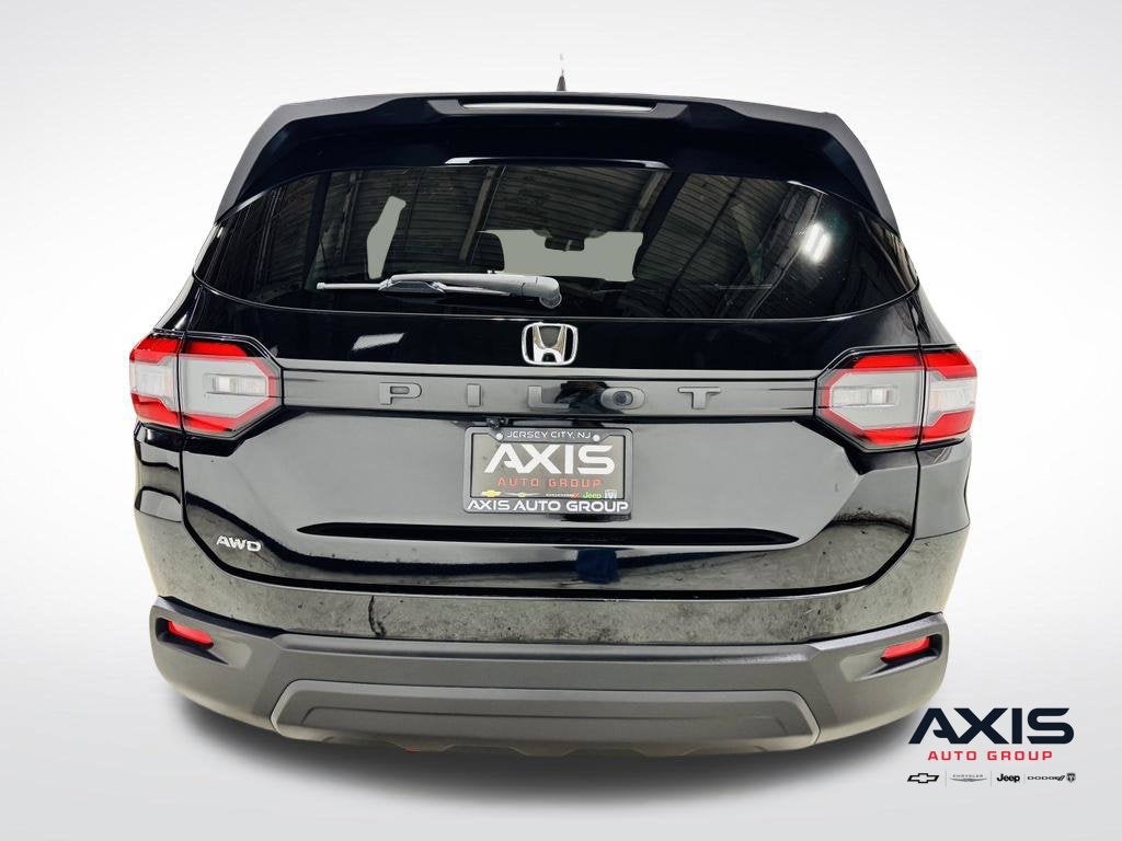 2023 Honda Pilot AWD LX