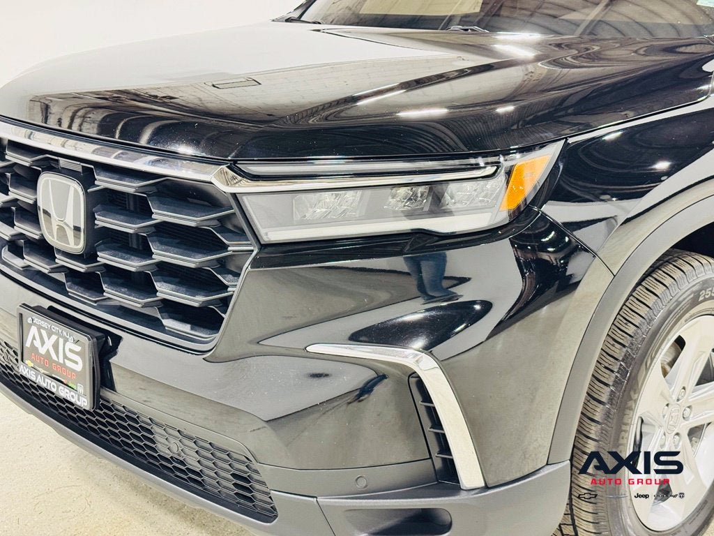 2023 Honda Pilot AWD LX