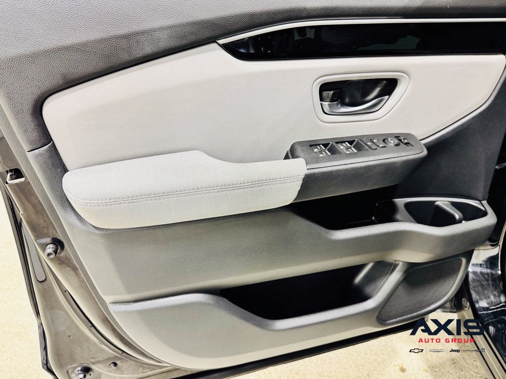 2023 Honda Pilot AWD LX