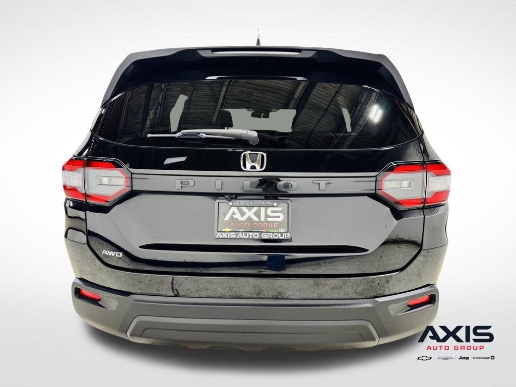 2023 Honda Pilot AWD LX