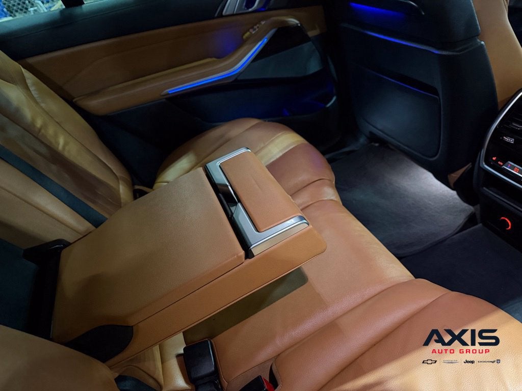 2021 BMW X7 M50i