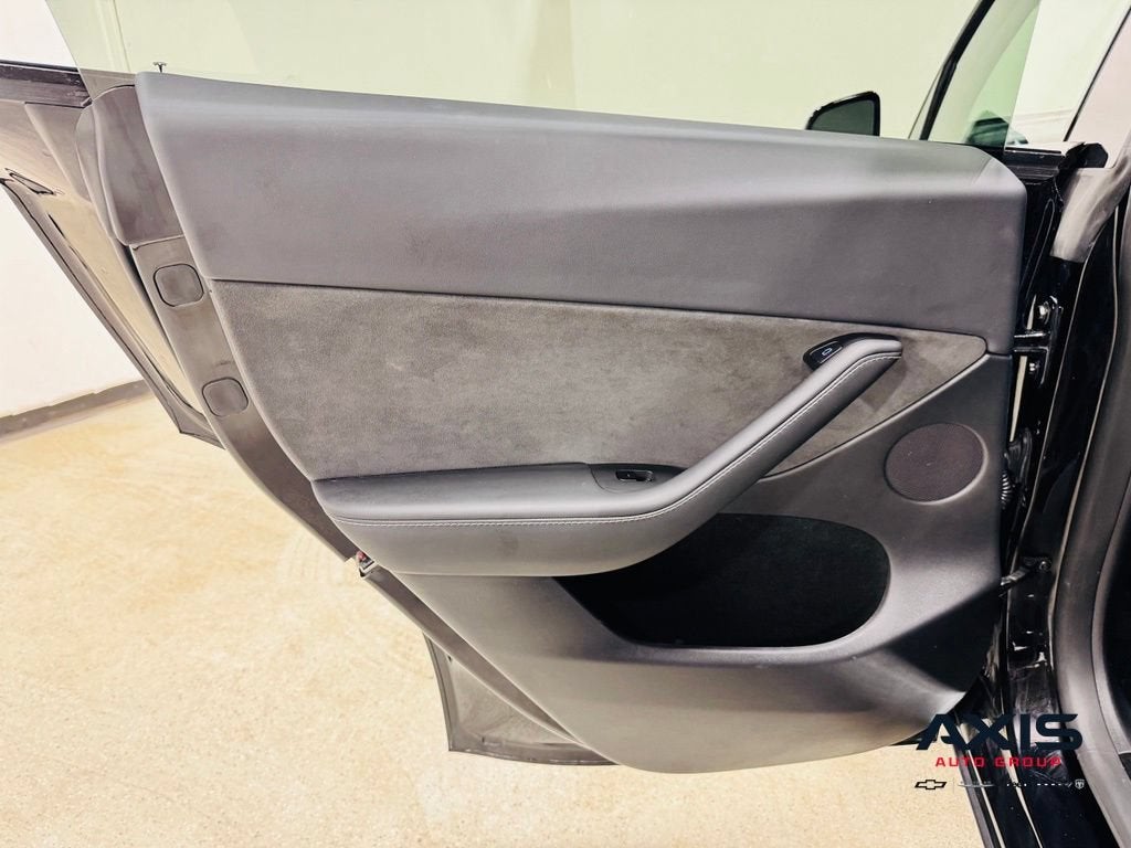 2025 Tesla Model Y Long Range Dual Motor All-Wheel Drive