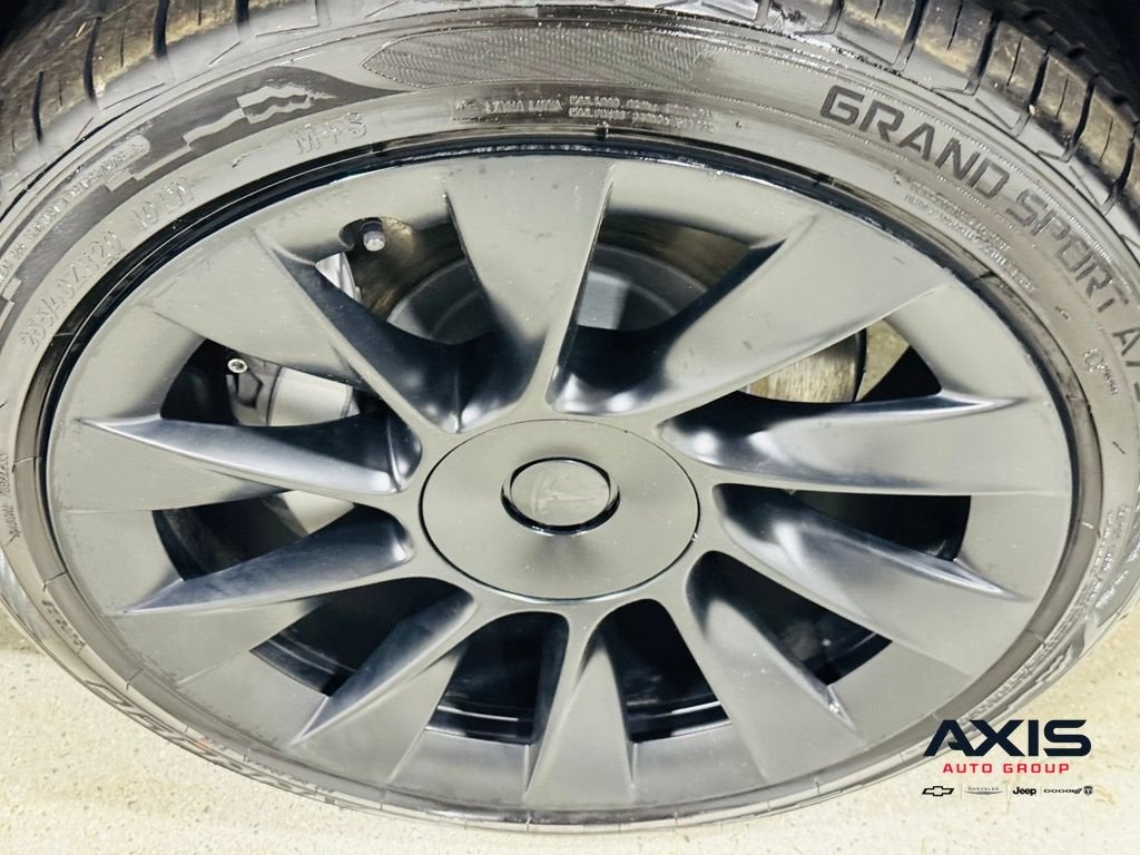 2025 Tesla Model Y Long Range Dual Motor All-Wheel Drive