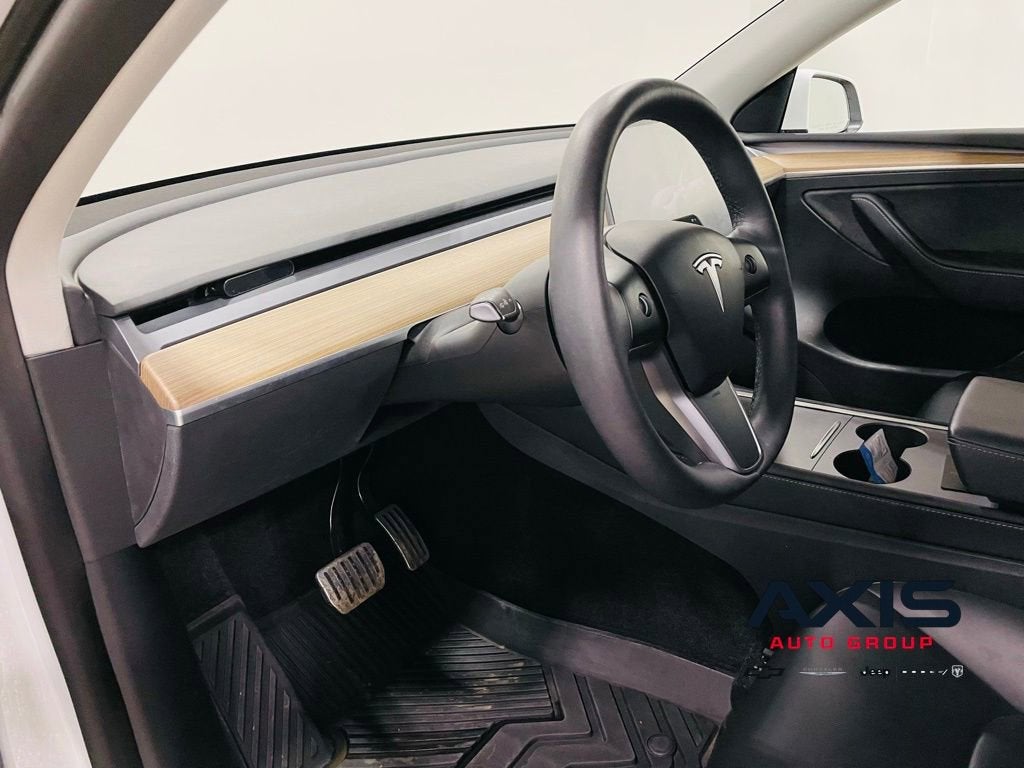 2022 Tesla Model Y Long Range Dual Motor All-Wheel Drive