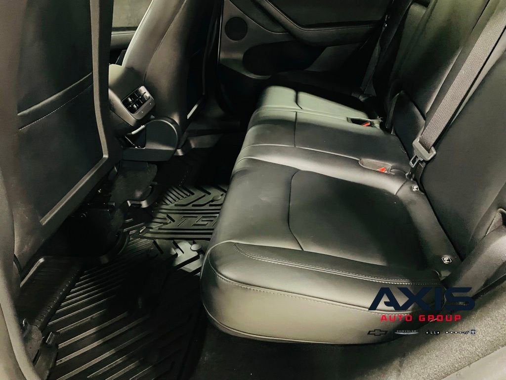 2022 Tesla Model Y Long Range Dual Motor All-Wheel Drive