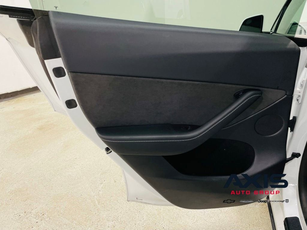 2022 Tesla Model Y Long Range Dual Motor All-Wheel Drive