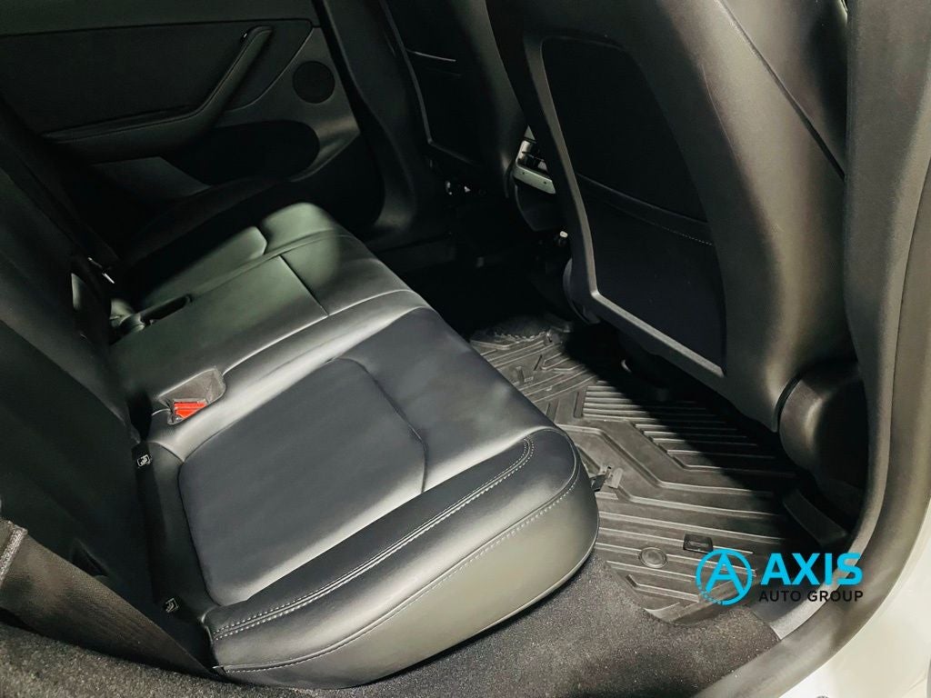 2022 Tesla Model Y Long Range Dual Motor All-Wheel Drive