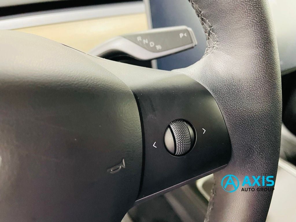 2022 Tesla Model Y Long Range Dual Motor All-Wheel Drive