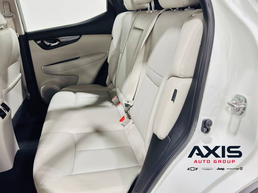 2022 Nissan Rogue Sport SL AWD Xtronic CVT