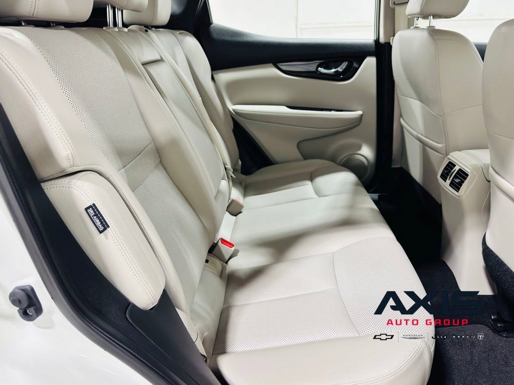 2022 Nissan Rogue Sport SL AWD Xtronic CVT