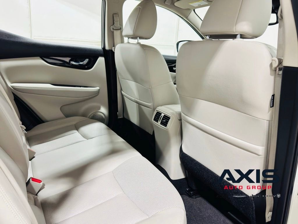 2022 Nissan Rogue Sport SL AWD Xtronic CVT