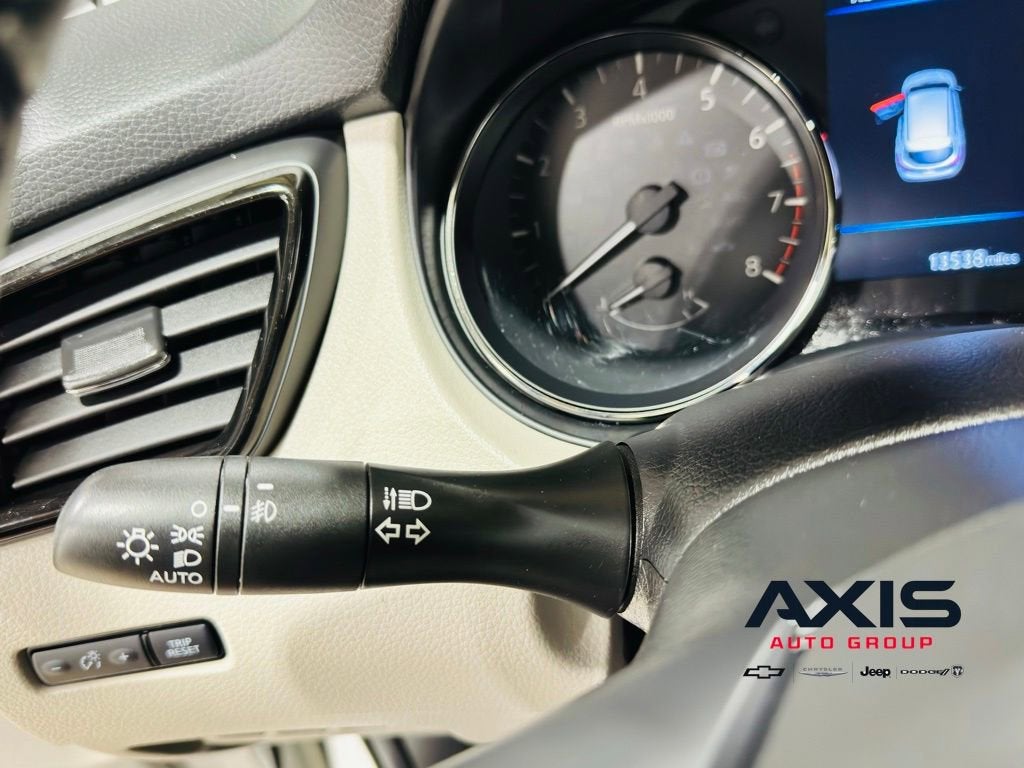 2022 Nissan Rogue Sport SL AWD Xtronic CVT