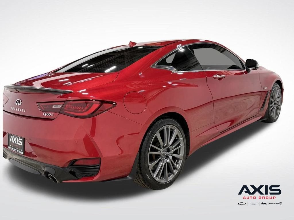 2017 INFINITI Q60 Red Sport 400