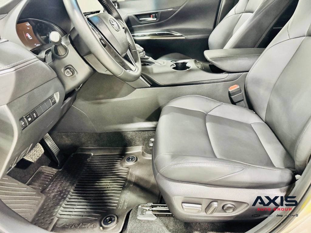 2024 Toyota Venza XLE