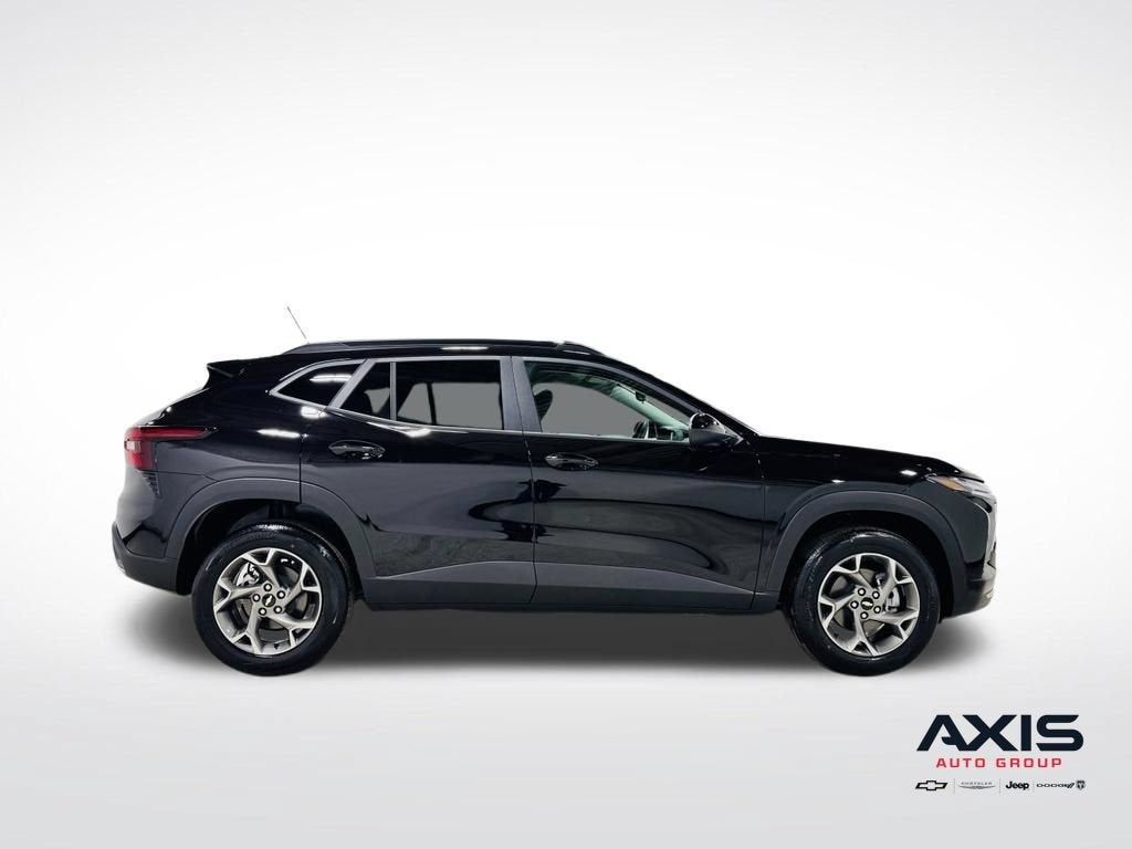 2026 Chevrolet Trax LT - Photo 9