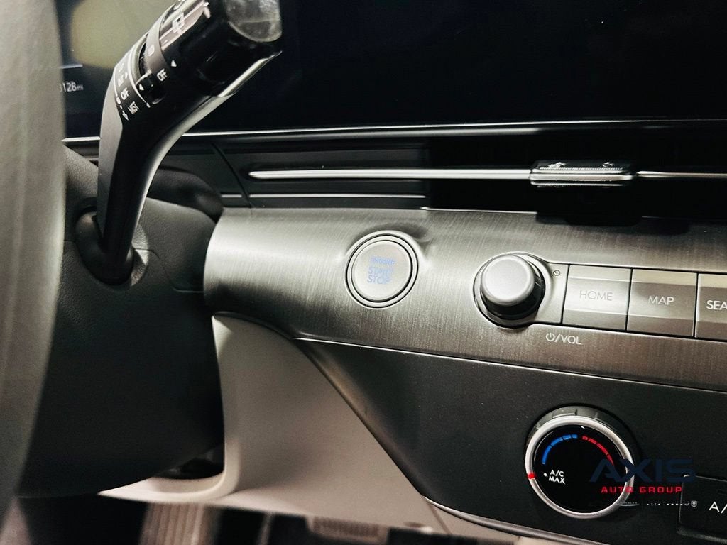 2024 Hyundai Kona SE