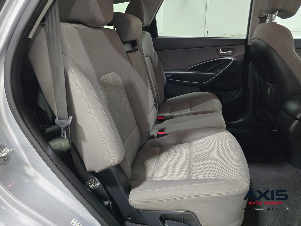 2017 Hyundai Santa Fe SE