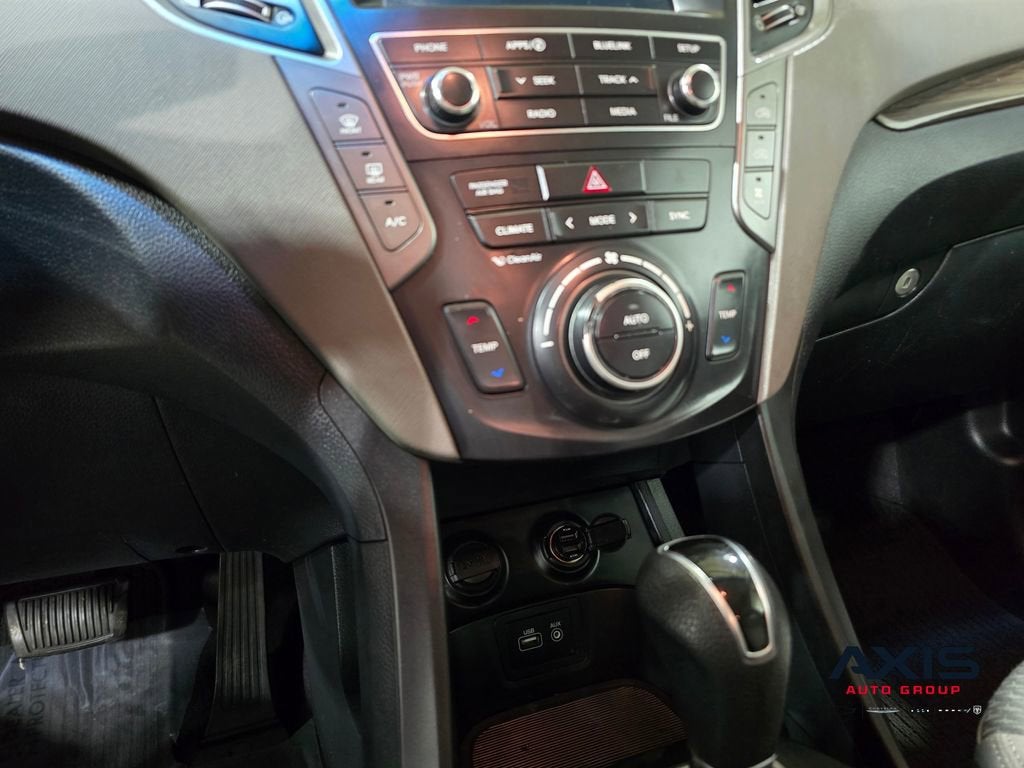 2017 Hyundai Santa Fe SE