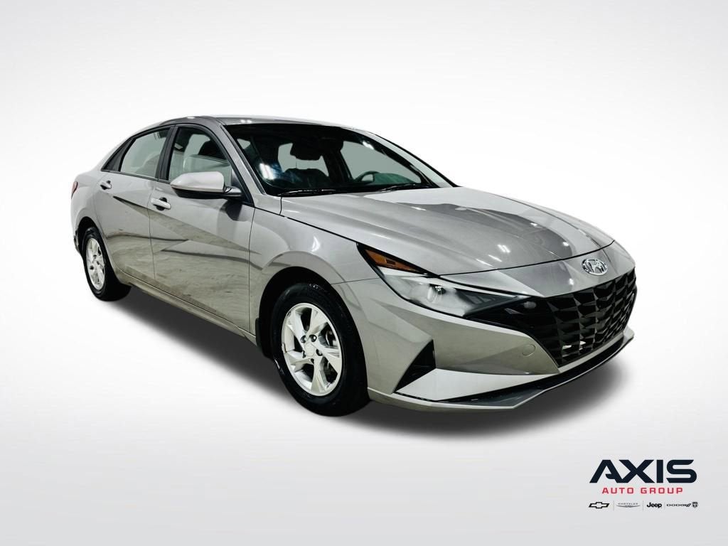 2023 Hyundai Elantra SE
