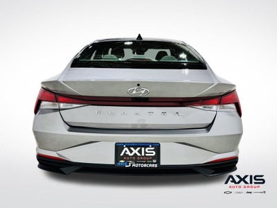 2023 Hyundai Elantra SE
