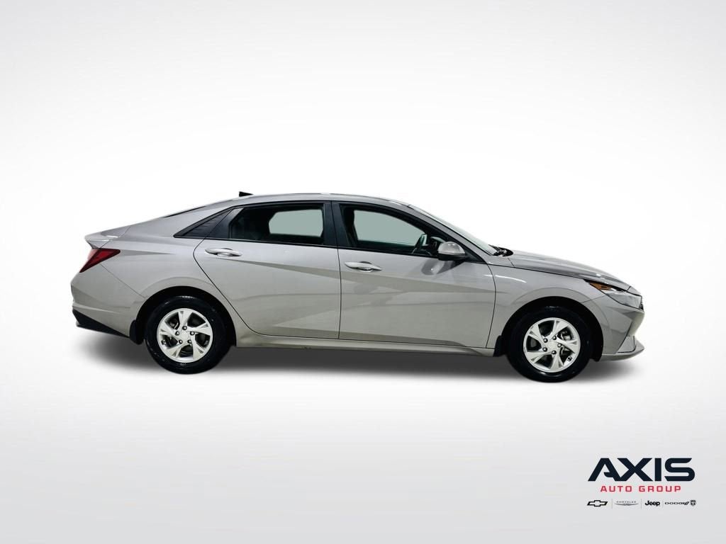 2023 Hyundai Elantra SE