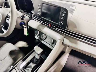 2023 Hyundai Elantra SE