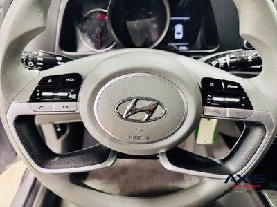 2023 Hyundai Elantra SE