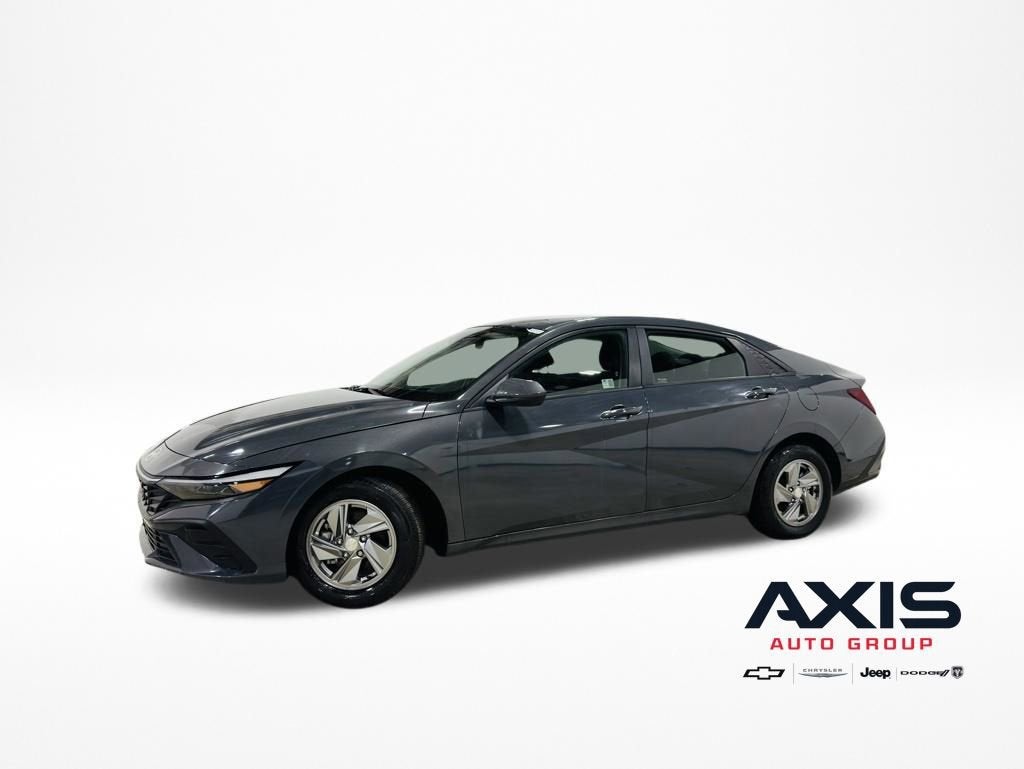 2024 Hyundai Elantra SE