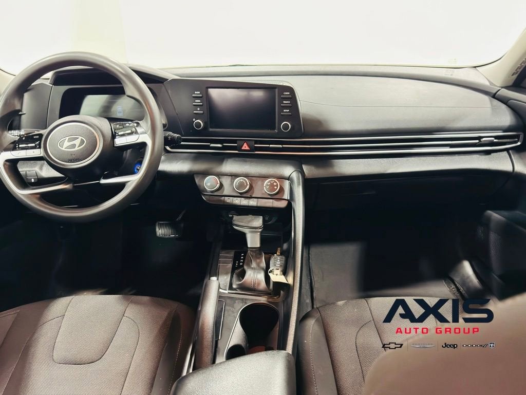 2024 Hyundai Elantra SE