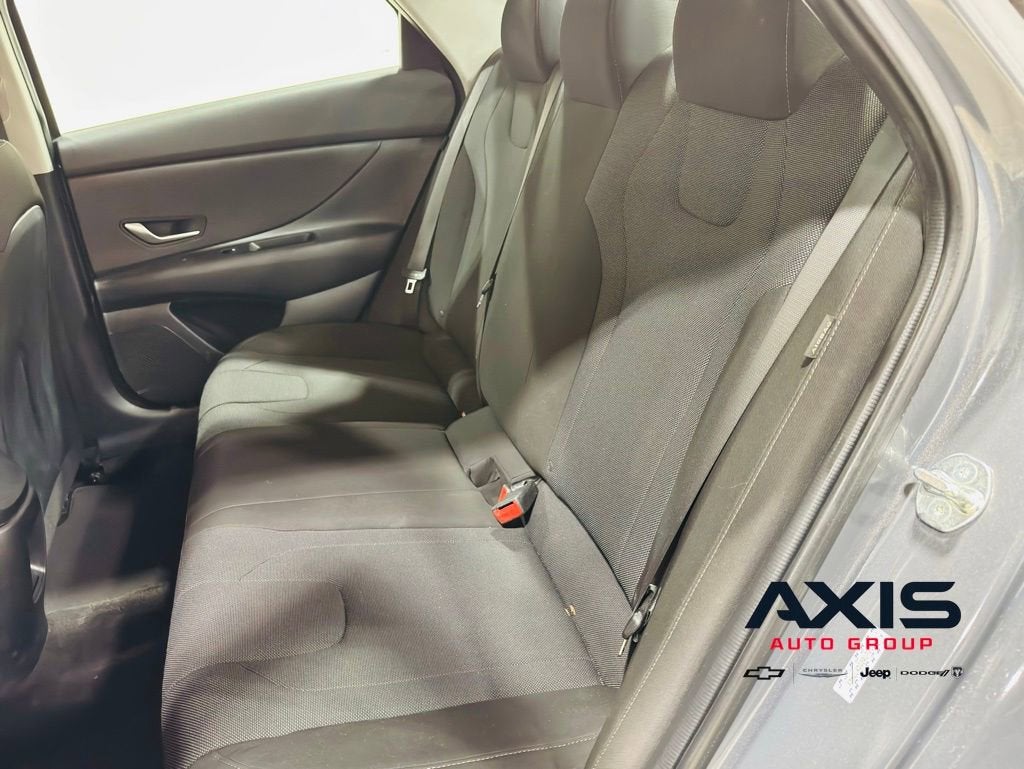 2024 Hyundai Elantra SE