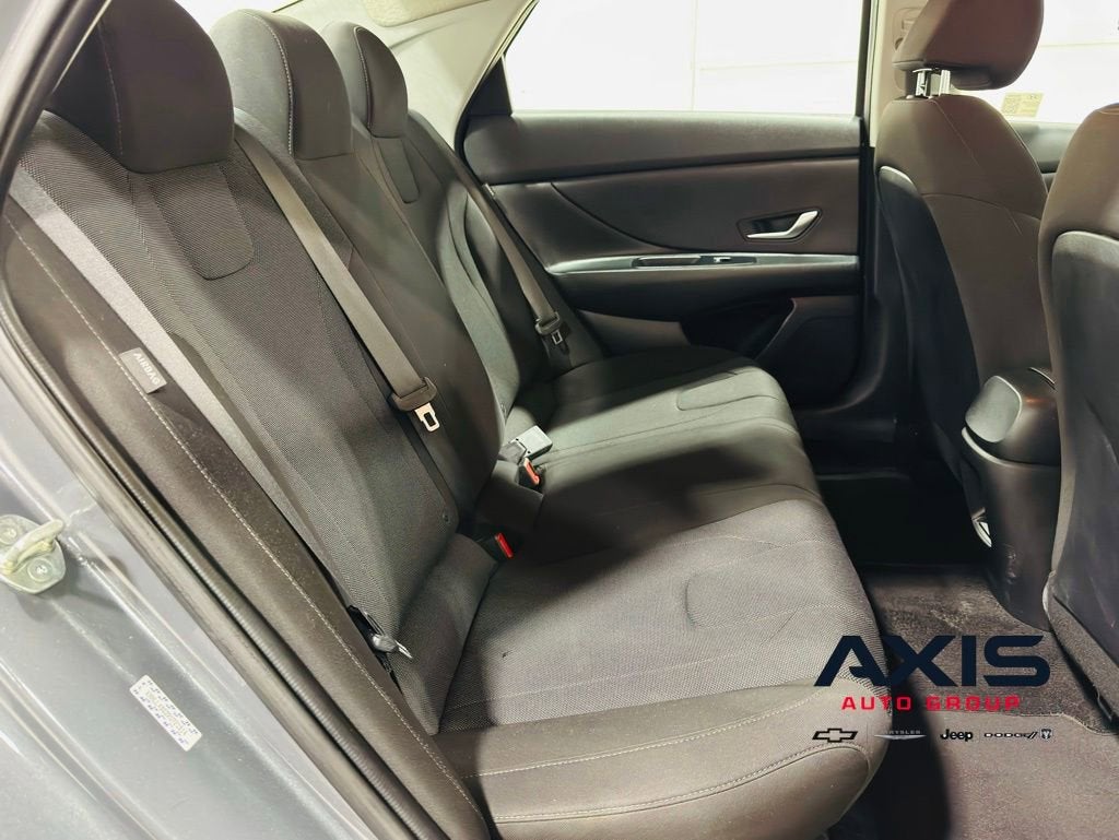 2024 Hyundai Elantra SE