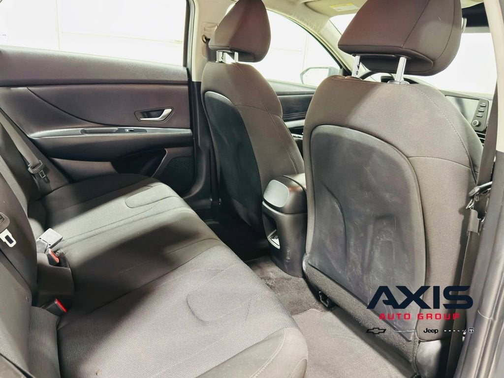 2024 Hyundai Elantra SE