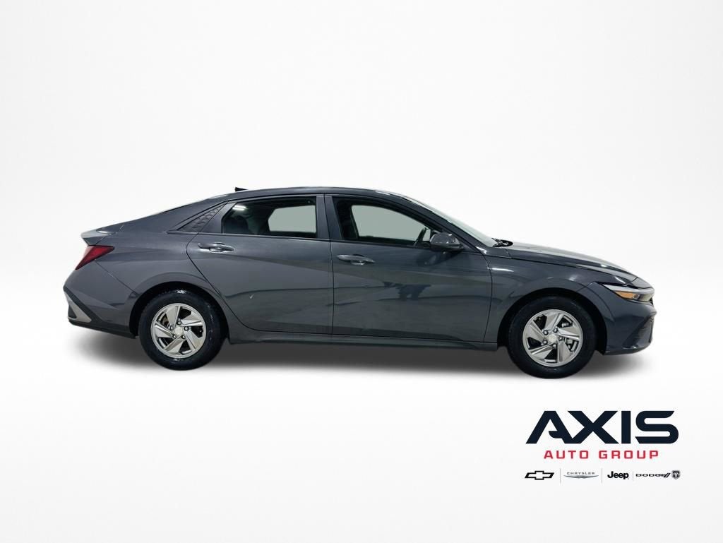 2024 Hyundai Elantra SE