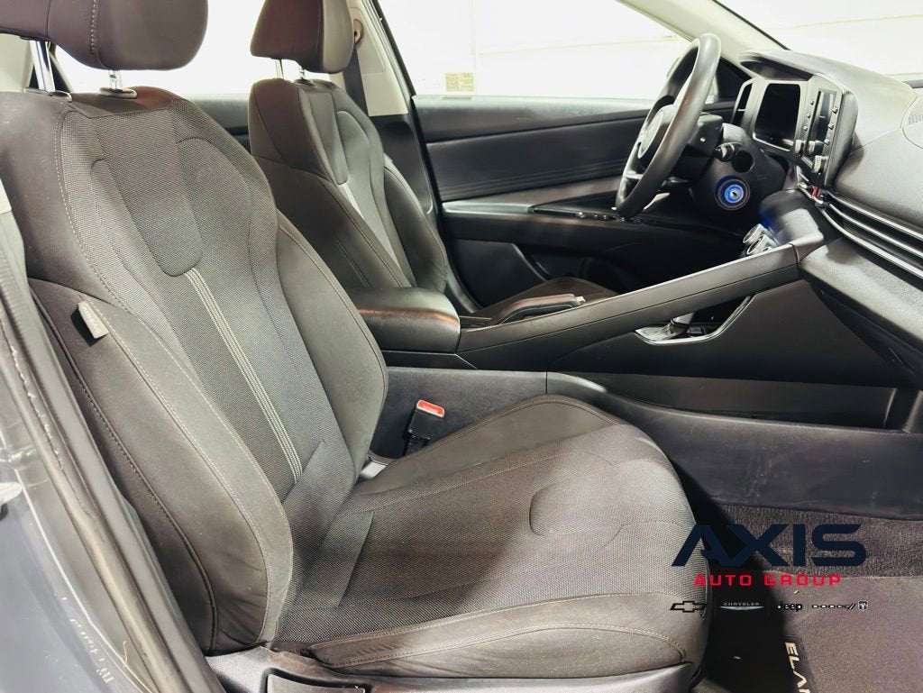 2024 Hyundai Elantra SE