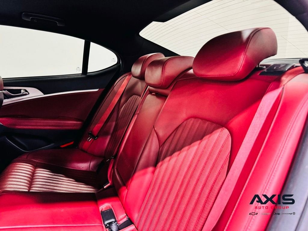 2023 Genesis G70 2.0T RWD