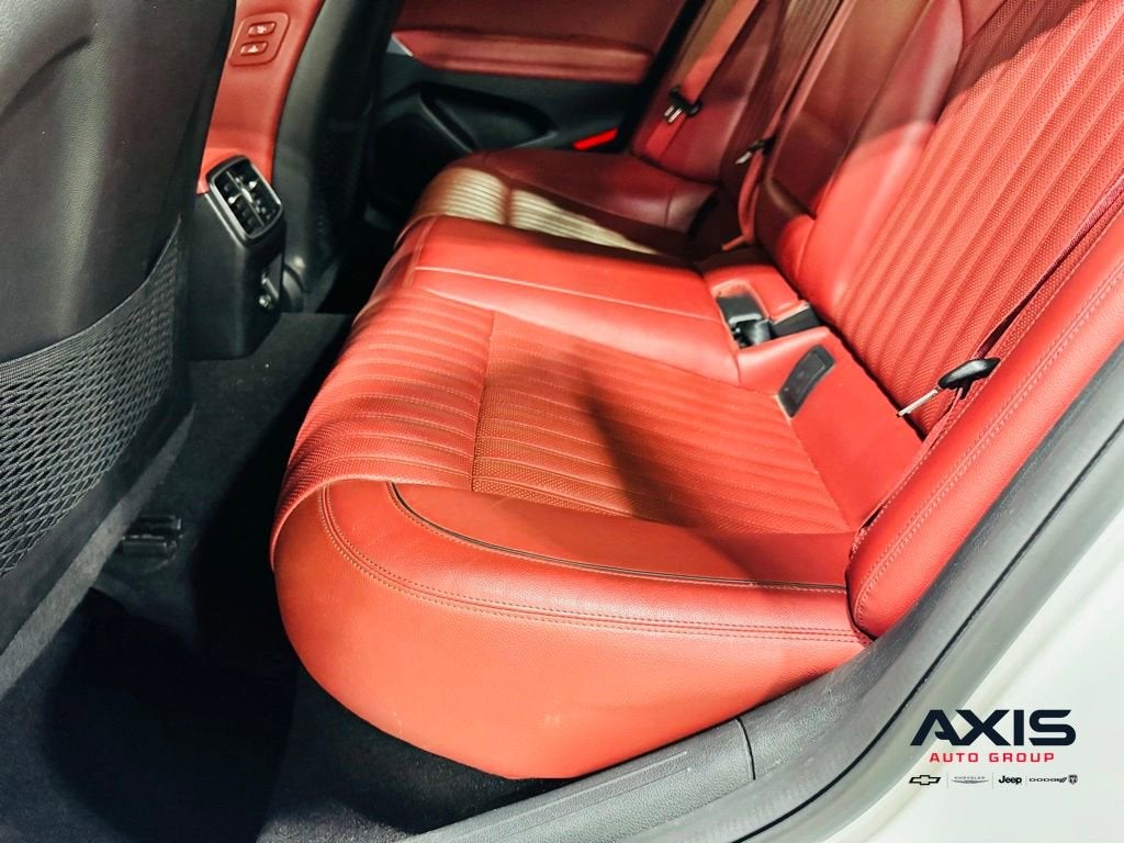 2023 Genesis G70 2.0T RWD
