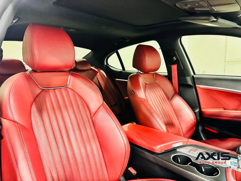 2023 Genesis G70 2.0T RWD