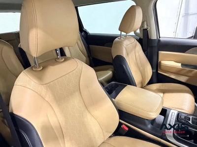 2022 Kia Carnival MPV LX Seat Package